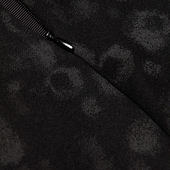 Rag & Bone Simone Leopard pant with zip pockets. Size 0 - Picture 5 of 8